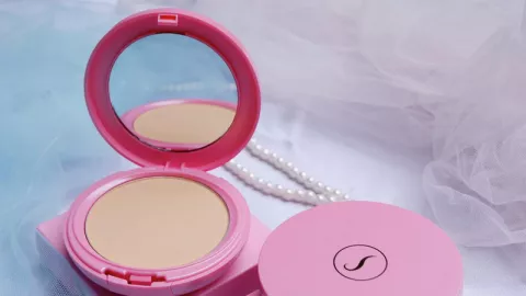 4 Langkah Memilih Two Way Cake Sarita Beauty sesuai Warna Kulit - GenPI.co