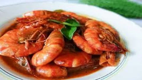Makan Malam Suguhkan Udang Saus Padang, Nih Resepnya - GenPI.co