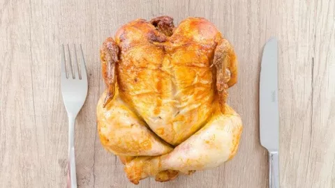 Mitos atau Fakta: Benarkah Kulit Ayam Bikin Gagal Diet? - GenPI.co