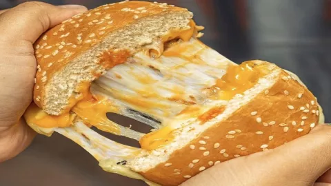 Burger King Gelar Promo, Tinggal Order Langsung Sampai Pesanan - GenPI.co