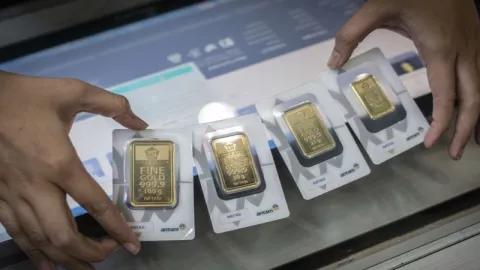 Di Pasar Dunia Anjlok, Harga Emas Antam 14 Maret Turunnya Kalem - GenPI.co