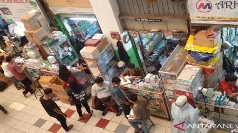 Wabah Corona Membawa Berkah Bagi Pedagang di Pasar Pramuka - GenPI.co