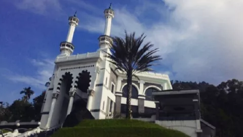 Masjid Nur Zikrillah, Miniatur Makkah dari Padang - GenPI.co