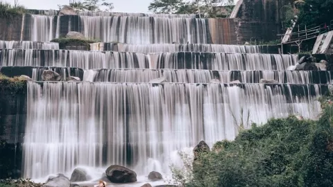 Grojogan Watu Purbo, Wisata Sungai Bertingkat di Sleman - GenPI.co