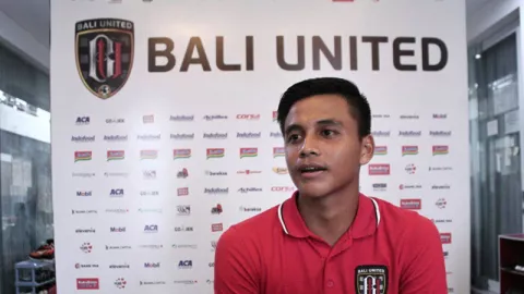 Kisah Unik Karier Kiper Bali United Rakasurya Handika - GenPI.co