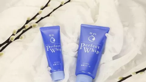 Senka Perfect Whip Facial Foam: Bersihkan Sisa Makeup Menyeluruh - GenPI.co