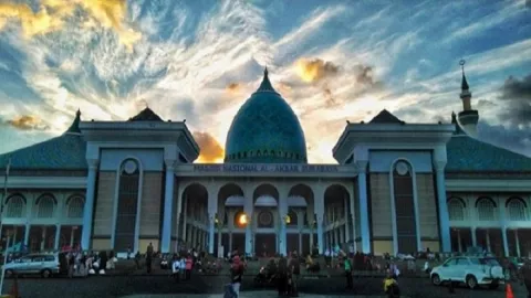 Masjid Al Akbar Surabaya Terbesar Kedua, Setelah Istiqlal  - GenPI.co