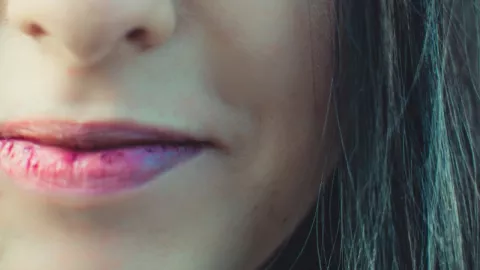 Jaga Kesehatan Bibir Saat Puasa dengan 5 Langkah Mudah Ini - GenPI.co