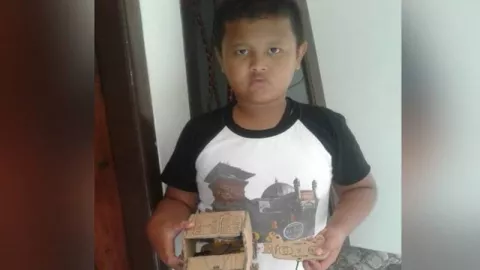 Gilang Nugroho Baru 11 Tahun Ciptakan Mobil Kardus Remote Control - GenPI.co