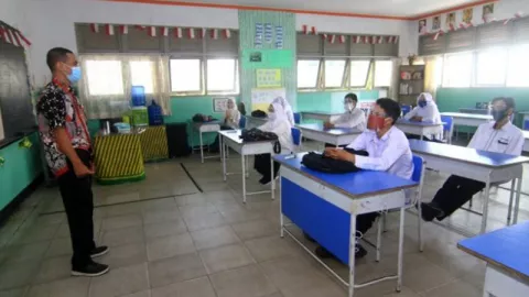 Guru Honorer vs PPG Tak Pengalaman di PPPK, Ketua FGHBSN Kecewa! - GenPI.co