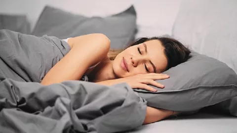 Tidur Berlebihan Selama Puasa Merusak Kulit, Kok Bisa? - GenPI.co