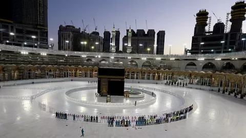 Pengin Nangis, Begini Suasana Mekkah saat Ramadan Tahun Ini - GenPI.co