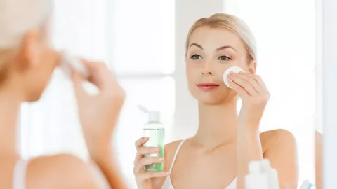 Biar Tak Ragu! Begini Cara Kenalkan Skincare Baru ke Kulit Wajah - GenPI.co