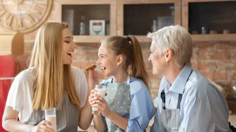 Ladies, Jangan Cuma Minum Susu saat Sarapan, Bahaya! - GenPI.co