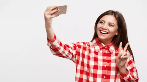 Gaya Selfie Ternyata Bisa Menguak Sifat Kamu Lo - GenPI.co
