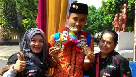 Dimas Prasetyo Seorang Tunagrahita, Raih 3 Medali Emas di Amerika - GenPI.co