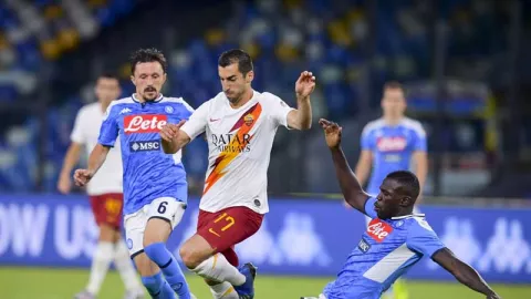 Napoli vs Roma 2-1: Kekalahan yang Tidak Pantas - GenPI.co