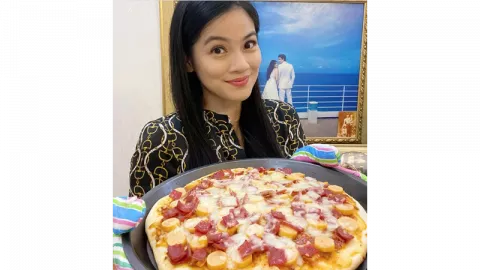 Wow, Titi Kamal Ungkap Rahasia Resep Piza Andalannya - GenPI.co