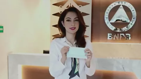 Dokter Reisa yang Cantik Beri Tips Pakai Masker Cegah Corona - GenPI.co