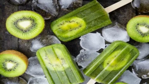 Minuman Segar untuk Akhir Pekan, Ini Resep Es Loli Kiwi - GenPI.co