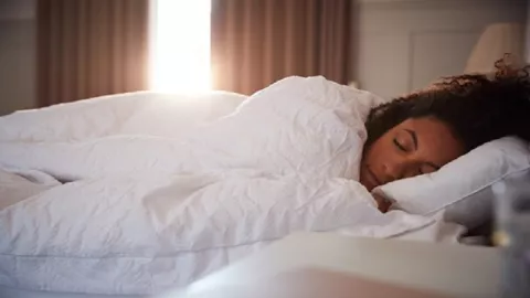 4 Cara Mengubah Jam Tidur di New Normal - GenPI.co