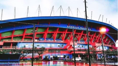 Dijamin Bebas Hantu, Nih 3 Stadion Tertua di Indonesia - GenPI.co