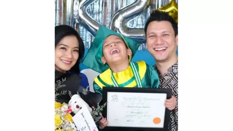 Saat Rayakan Kelulusan Anak, Titi Kamal Sajikan Donat Andalannya - GenPI.co