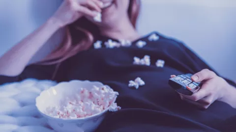 Ahli Kesehatan Ungkap Bahaya Popcorn Picu Risiko Kanker - GenPI.co