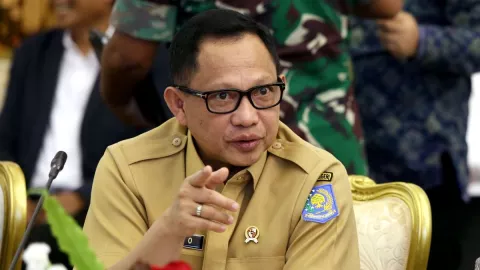 Pak Jokowi Tiba-Tiba Tegur Menteri Tito Karnavian - GenPI.co