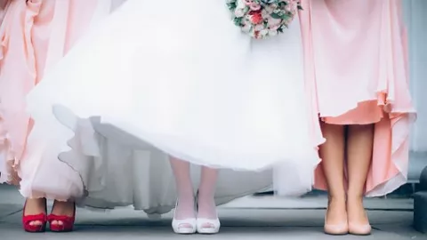 5 Tips Memilih Sepatu yang Nyaman untuk Hari Pernikahan - GenPI.co