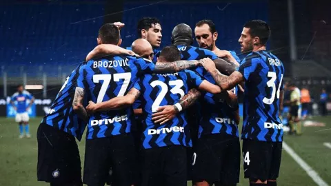 Inter Milan vs Napoli 2-0: Lautaro Martinez Dekati Ibrahimovic - GenPI.co