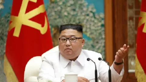 Kim Jong Un Sebut Covid-19 Telah Memasuki Korea Utara - GenPI.co