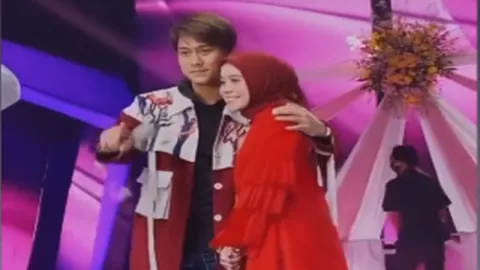 Curi Perhatian, Rizky Billar Kasih Kode Keras di MV Terbaru Lesty - GenPI.co