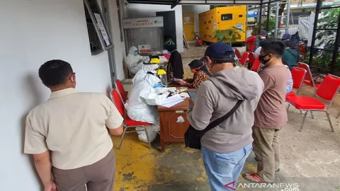 Petugas Lacak 55 Orang Kasus Positif Corona Lurah Petamburan - GenPI.co