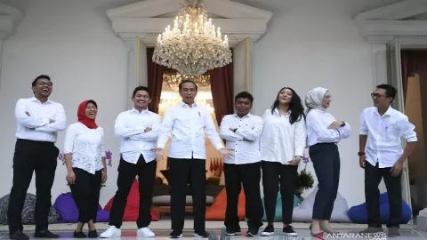 Bikin Malu Istana, Staf Khusus Milenial Jokowi Bubarkan Saja - GenPI.co