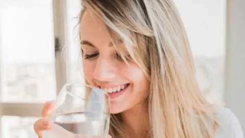 Benarkah Diet Minum Air Putih Sangat Aman dan Tepat? - GenPI.co