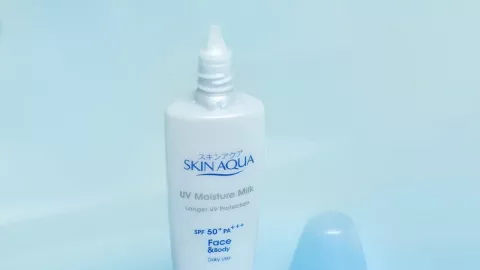 Skin Aqua UV Moisture Milk, Lindungi Kulit dari Paparan Matahari - GenPI.co