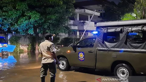 Musim Hujan, 8 Wilayah di Jakarta Siaga Banjir - GenPI.co