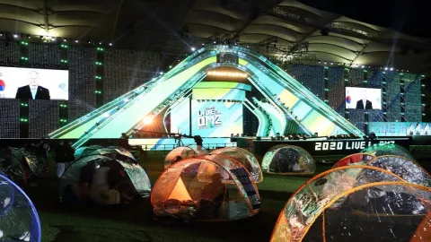 Konser K-Pop, Penonton Disediakan Tenda Kemping   - GenPI.co