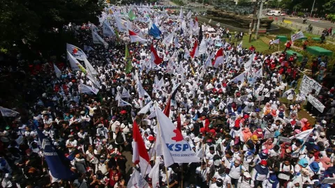 Pentolan Buruh Keluarkan Ancaman Buat Jokowi, Ngeri Sekali - GenPI.co