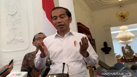 Ibarat Jokowi Cuci Piring Sendiri, Menteri Malah Pesta Pora - GenPI.co