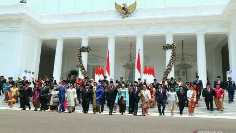Setahun Pemerintahan Jokowi, 9 Menteri Layak Diganti - GenPI.co