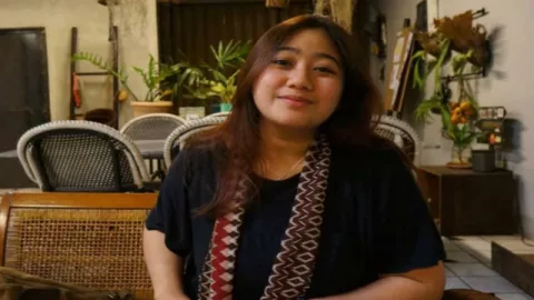 Kocek Menebal, Ibu Rumah Tangga Ini Sukses Jual Dessert Kekinian - GenPI.co
