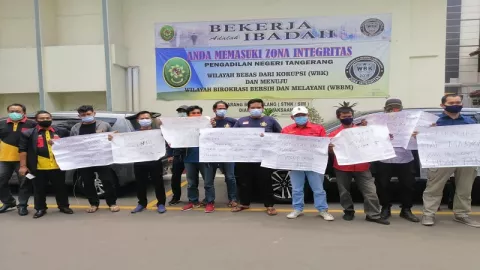 Puluhan Warga Geruduk PN Tangerang - GenPI.co