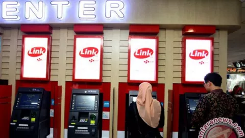 Cek Saldo dan Tarik Tunai di ATM Link Kini Berbayar, Nih Tarifnya - GenPI.co