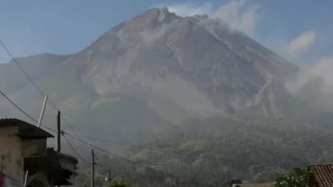 Mohon Waspada, Gunung Merapi Sudah Berstatus Siaga - GenPI.co