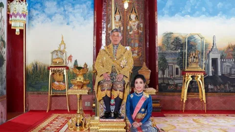 Ribuan Foto Begituan Selir Raja Thailand Bocor, Awas Iman Goyah - GenPI.co