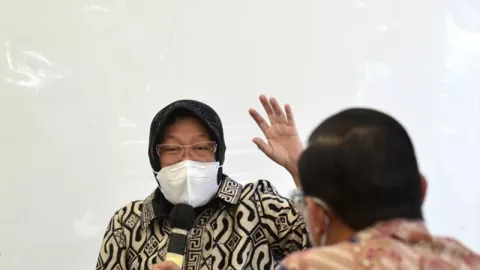 Pilkada Surabaya 2020 Panas, Bu Risma Seharusnya Dipenjara - GenPI.co