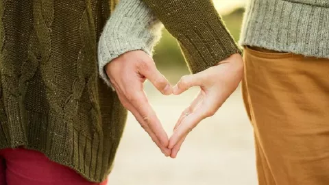 Berdamai dengan Pasangan Saat Bertengkar, Coba Lakukan 4 Cara Ini - GenPI.co