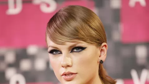Album Terbaru Taylor Swift Bikin Gempar - GenPI.co